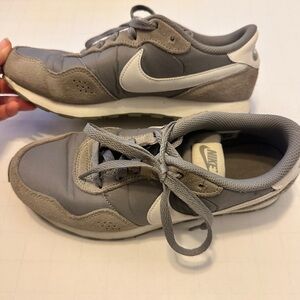 Nike grey sneakers